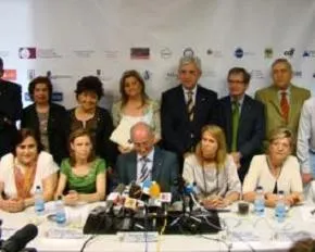 Representatives of the 40 organizations at a press conference in Madrid. ?w=200&h=150