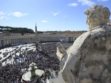 Pilgrims gather in St. Peter’s Square for Pope Francis’ Angelus reflection on Oct. 6, 2024.