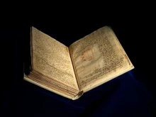 An original manuscript from the Vatican Apostolic Library.