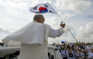 Pope Leo XIV waves at pilgrims from South Korea before the closing Mass of the Jubilee of Youth at the University of Rome Tor Vergata on Aug. 3, 2025. Credit: Vatican Media
