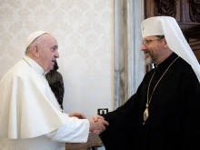 Major Archbishop Sviatoslav Shevchuk, head of the Ukrainian Greek Catholic Church, meets Pope Francis, Nov. 11, 2021.