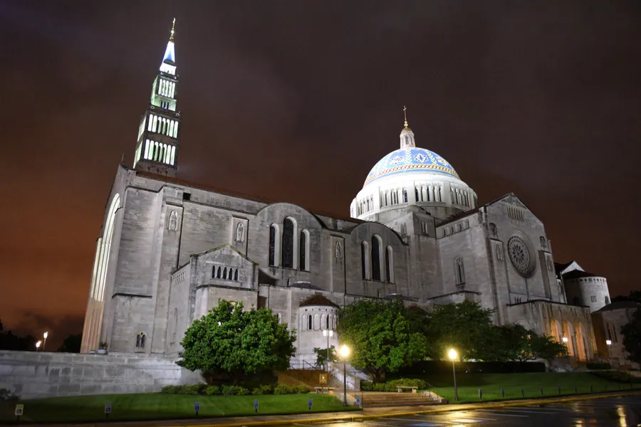 Basilica of the National Shrine of the Immaculate Conception at night in Washington, DC.?w=200&h=150