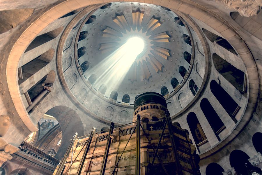 Christ's tomb within The Edicule (shrine) inside the Church of the Holy Sepulchre in Jerusalem, Israel. ?w=200&h=150