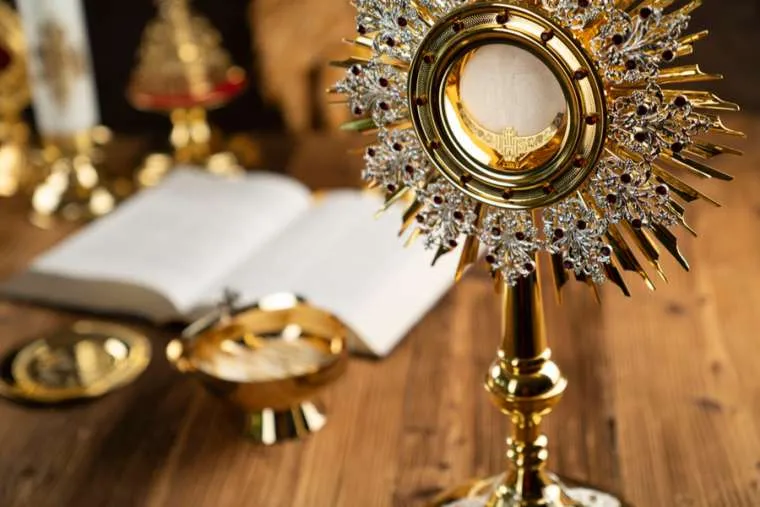 Monstrance for adoration, stock photo. ?w=200&h=150