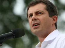 Pete Buttigieg, Democratic presidential candidate, speaks to the crowd at a political rally. 