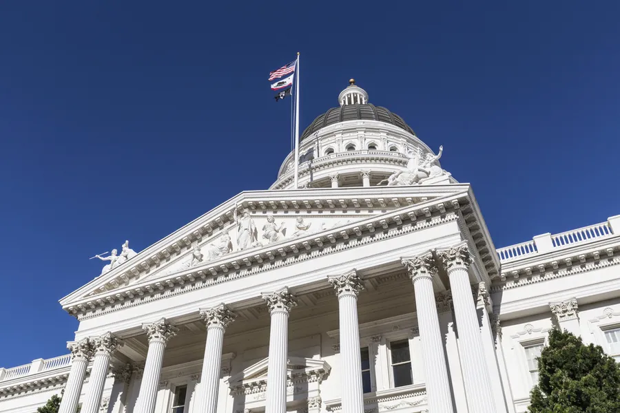 California State Capitol building in Sacramento. Via Shutterstock?w=200&h=150