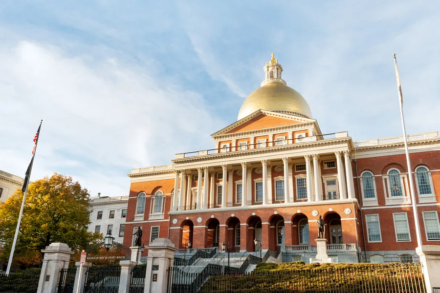 Massachusetts State house on Beacon Hill, downtown Boston ?w=200&h=150