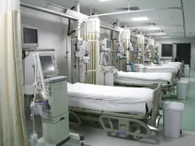 Emergency room intensive care unit.