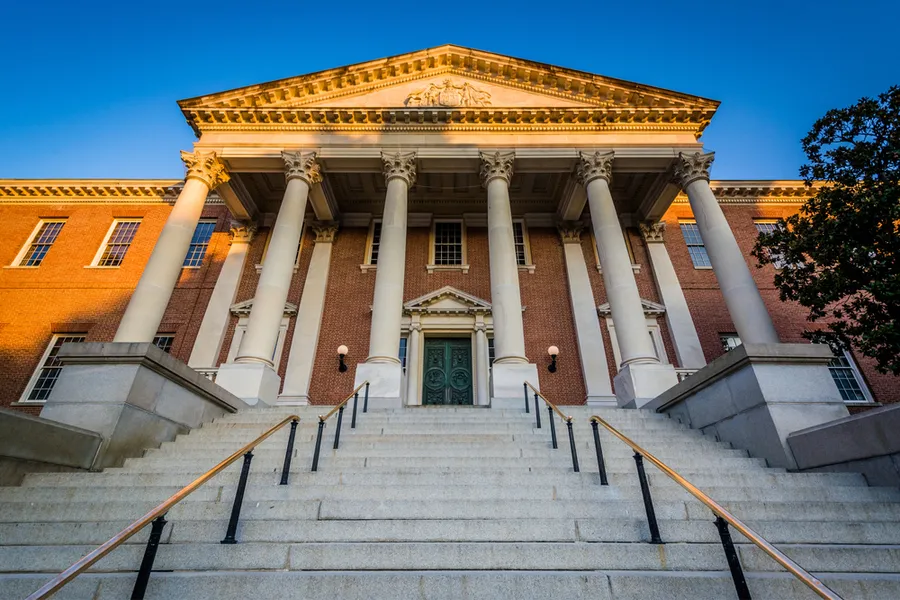 Maryland state capital building, Annapolis. Via Shutterstock.?w=200&h=150
