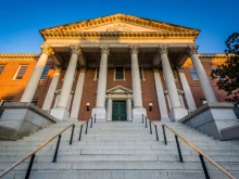 Maryland state capital building, Annapolis. Via Shutterstock.