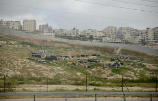 Palestine and Israel border. Credit: AntonMislawsky/Shutterstock