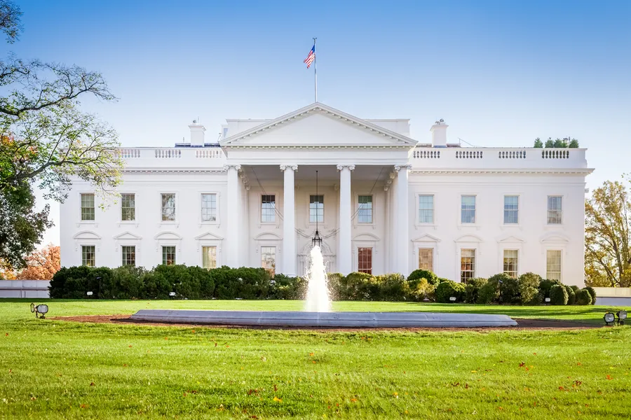 The White House - Washington DC United States / Shutterstock?w=200&h=150