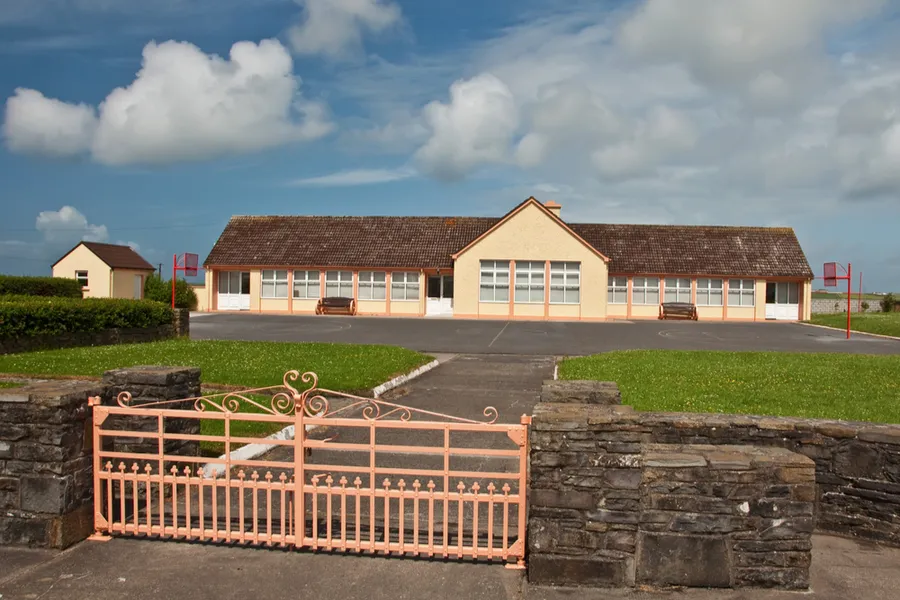 Photo of a rural school building in Ireland. Via Shutterstock?w=200&h=150