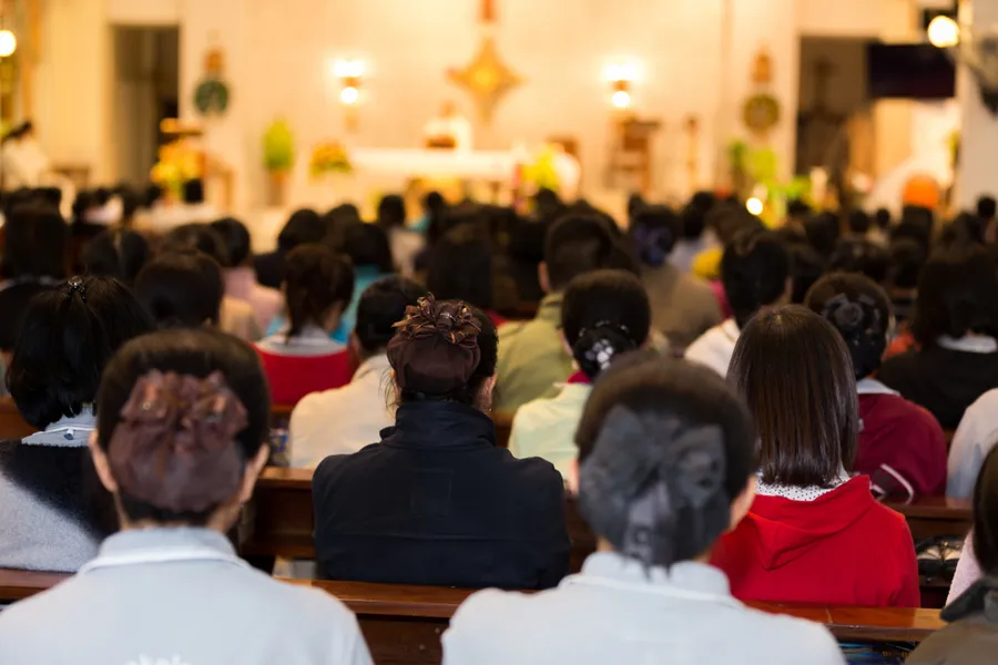 Catholics attending Mass. Stock photo/Shutterstock?w=200&h=150