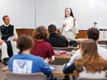 A sister with the Nashville Dominicans of St. Cecilia gives a lecture at the University of Dallas.