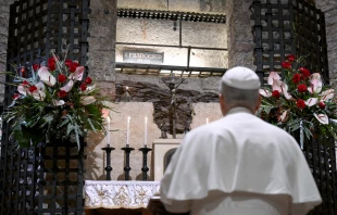 Pope Leo XIV visits the tomb of St. Francis in Assisi, Italy, on Nov. 20, 2025. Credit: Vatican Media