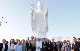The statue of Pope Leo in Chiclayo, Peru, is surrounded by some of the people who attended its inauguration and blessing. Credit: Photo courtesy of the Provincial Municipality of Chiclayo