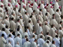 Thousands of priests gather in St. Peter's sqaure on June 3, 2016. 