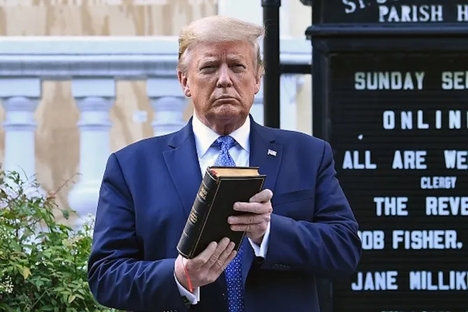 trump with bible