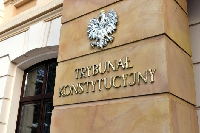 Entrance to the building of the Polish Constitutional Tribunal