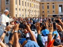 Saint Josemaría Escrivá inspired and promoted UNIV, an international meeting of young university students seeking to deepen their faith. Since 1968, thousands of students travel to Rome every Holy Week for this purpose.