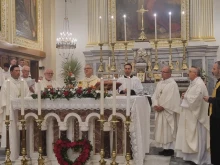 Beer lovers gather at the release of the "40 Days" beer brewed by Breaker Brewing and the Diocese of Scranton.