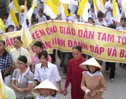 Vietnamese Catholics, young and old, march in protest of police brutality?w=200&h=150