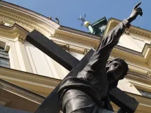 The statue of Christ, “Sursum corda,” in Warsaw, Poland. 