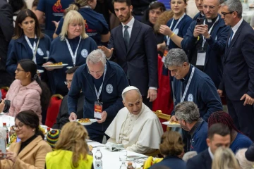 pope poor lunch