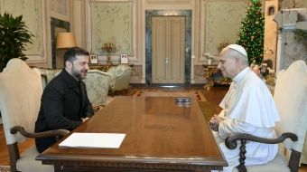 The Pope greets Zelenskyy in Castel Gandolfo.