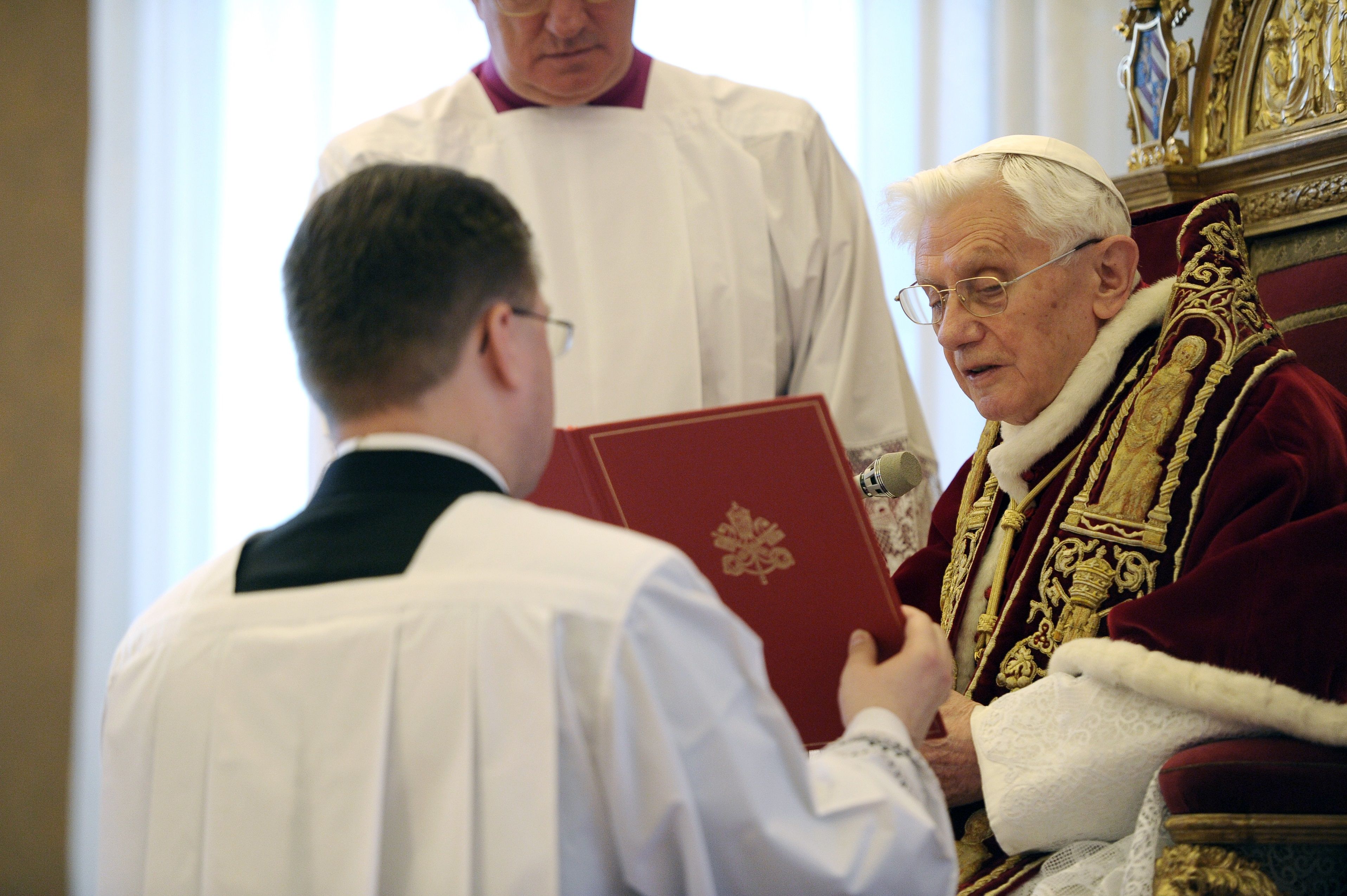 In stepping down, Benedict XVI carved out new role as ‘contemplative’ pope