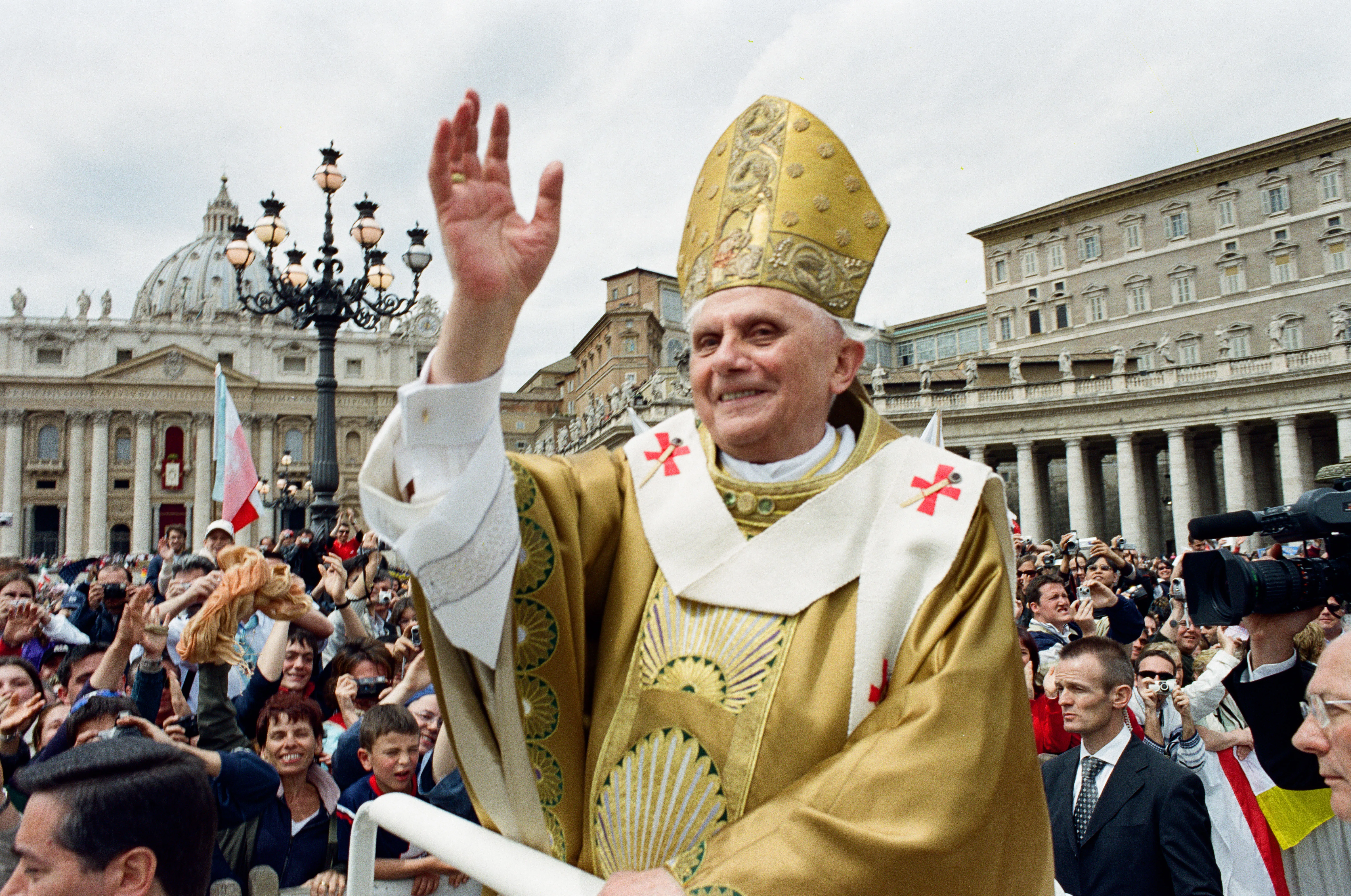 Pope Benedict XVI greets pilgrims in St. Peter's Square during his inaugural Mass April 24, 2005, as the Catholic Church's 265th pope.?w=200&h=150