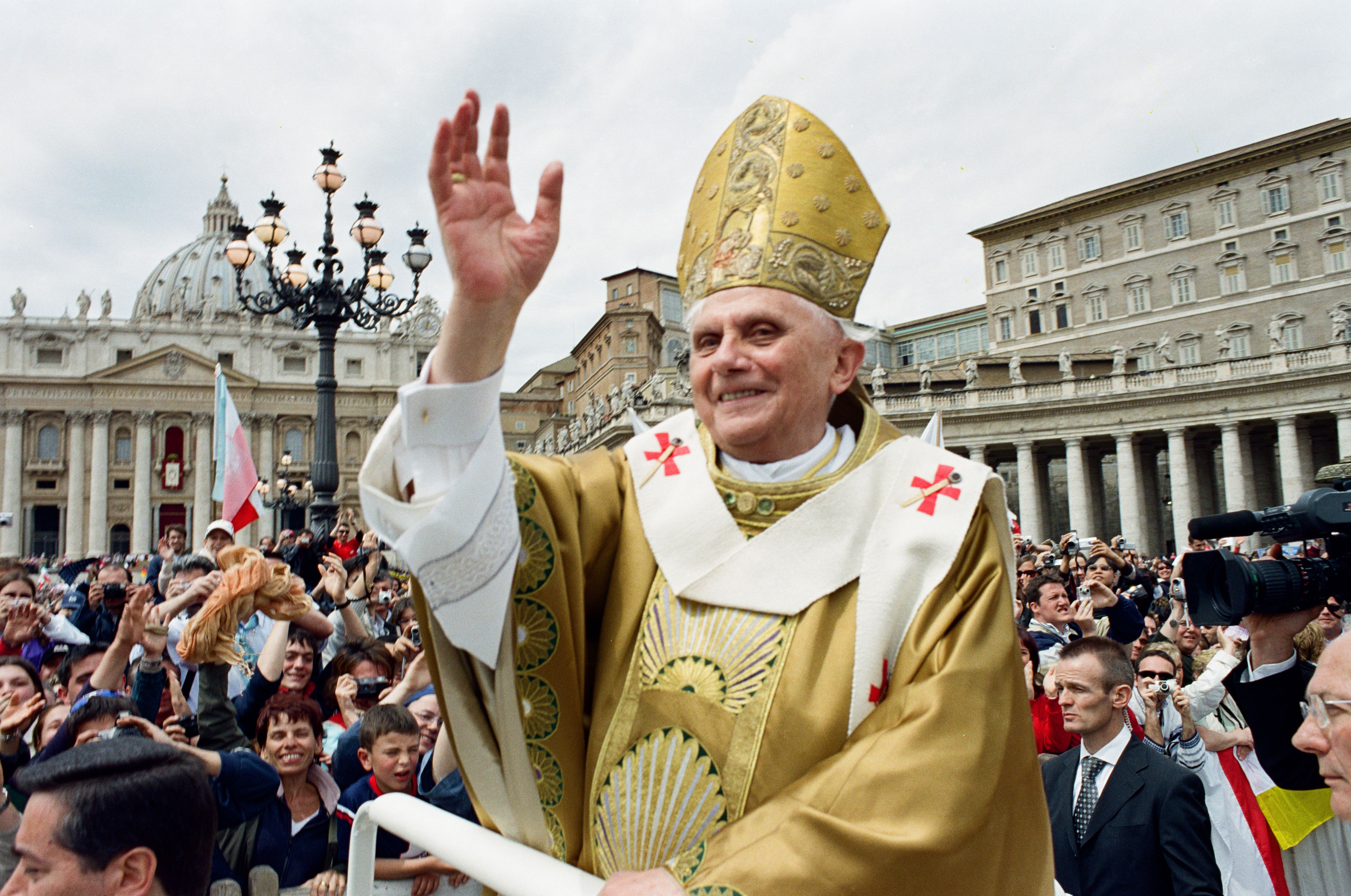LIVE UPDATES: Pope Emeritus Benedict XVI dies at age 95