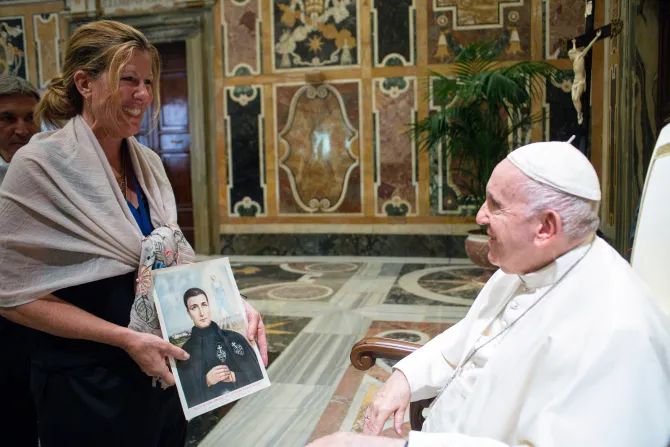 Susan Agostinelli with Pope Francis