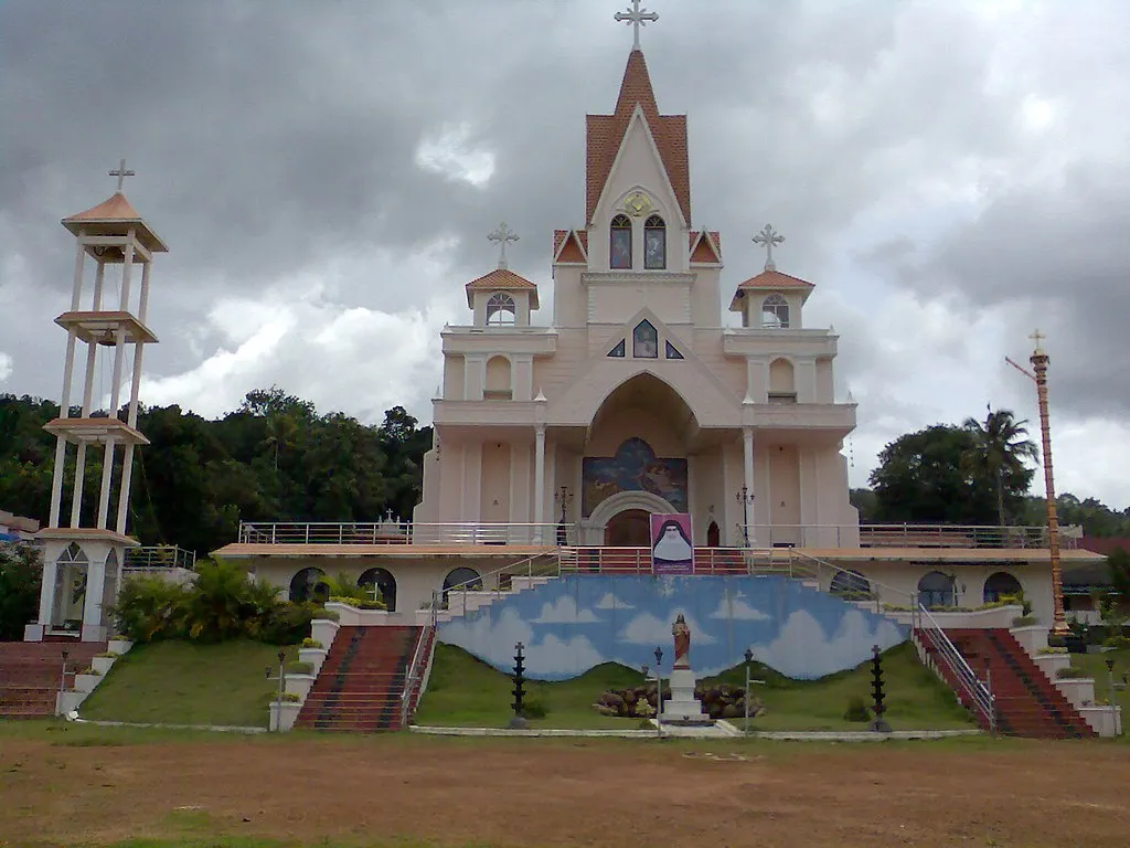 Sacred Heart Malankara Catholic Church in Mylapra, Kerala, India.?w=200&h=150
