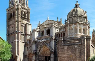 Toledo Cathedral in Toledo, Spain. Nikthestunned via Wikimedia (CC BY-SA 3.0)