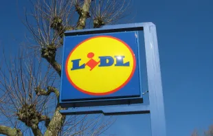 A Lidl grocery chain sign in Amstelveen, the Netherlands. DennisM2 via Flickr (CC0 1.0).