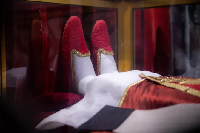 papal slippers