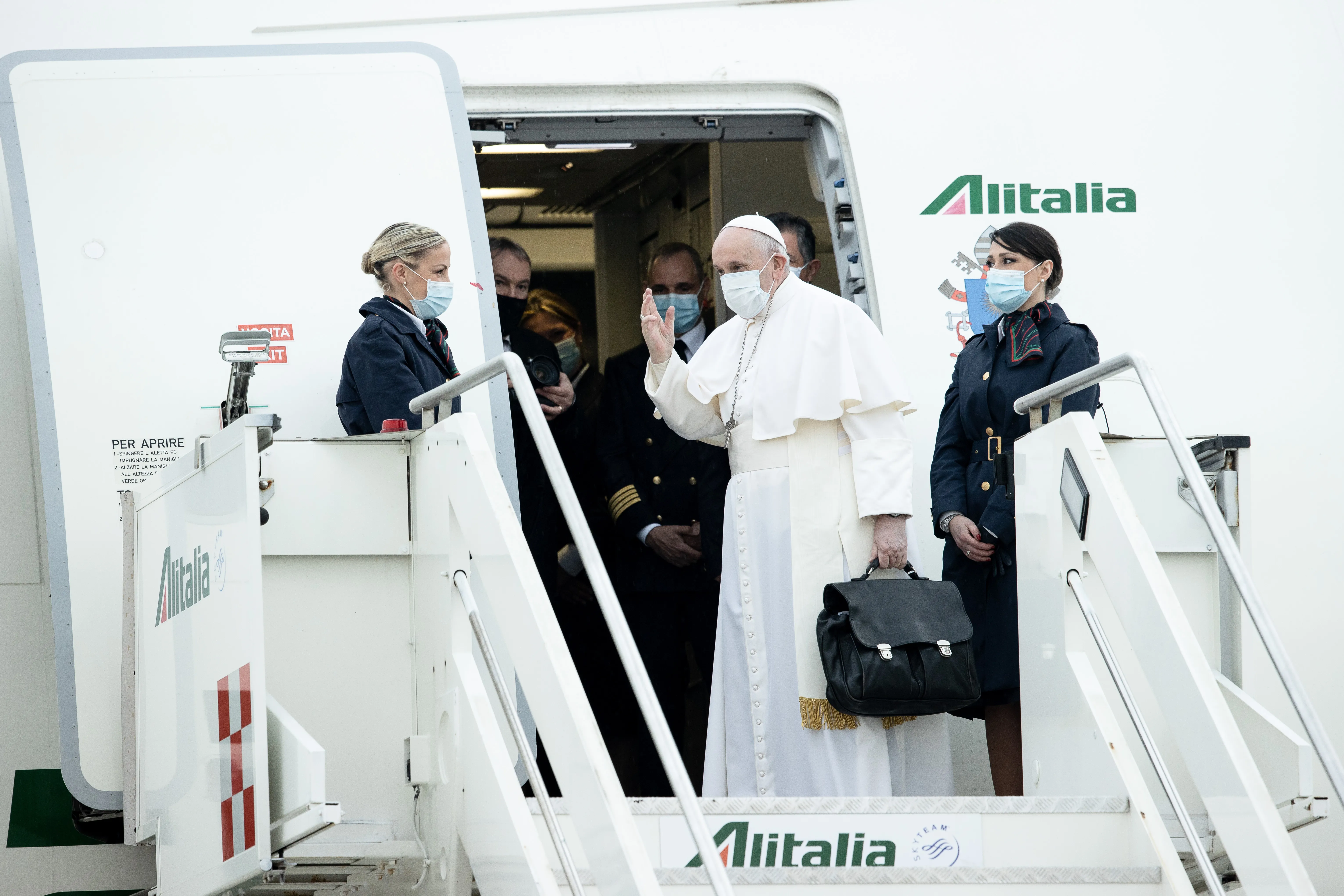 Pope Francis boards the papal plane before a visit to Iraq March 5, 2021.?w=200&h=150