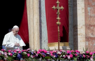 Pope Francis gives the Urbi et Orbi blessing for Easter 2022 Daniel Ibanez/CNA