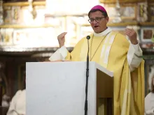 Bishop Felix Gmür of Basel told Swiss newspaper “NZZ am Sonntag” on Sept 24, “It’s time to abolish mandatory celibacy.”