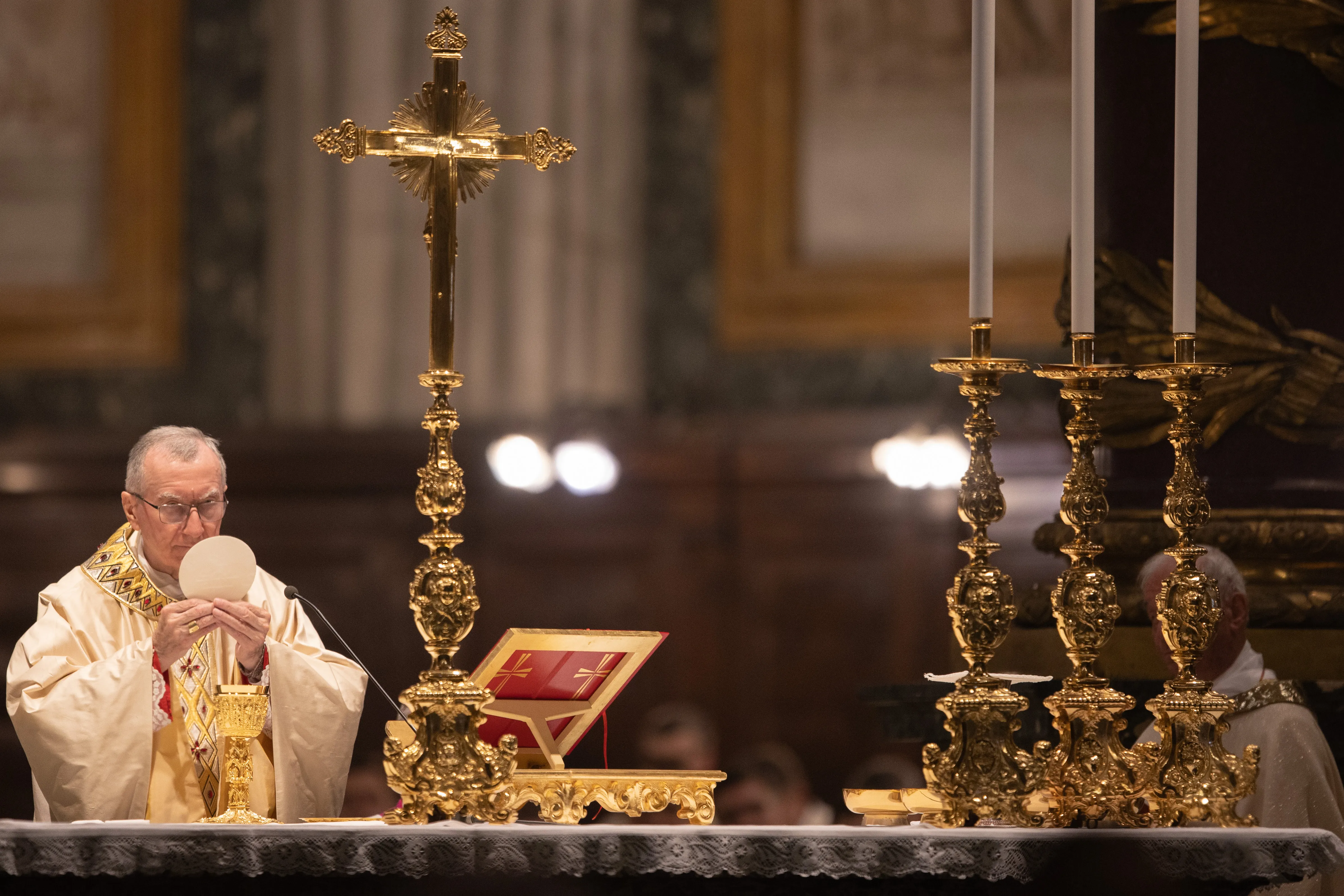 Cardinal Pietro Parolin celebrating Mass for peace in Ukraine on Thursday in the Basilica of St. Mary Major in Rome, Nov. 17, 2022?w=200&h=150
