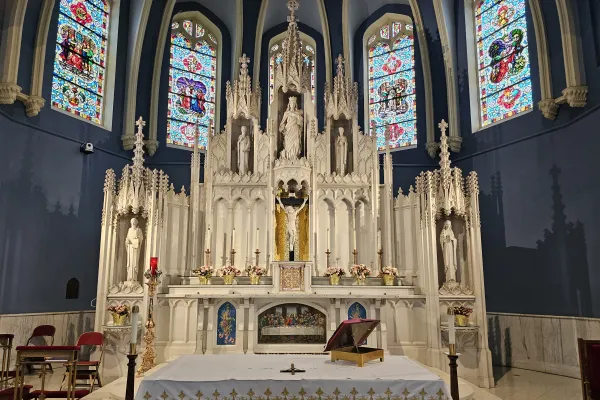 The high altar of Sts. Martha, Mary, and Lazarus Parish in Chicago. Credit: Courtesy of Father Mark Thomas Ameh