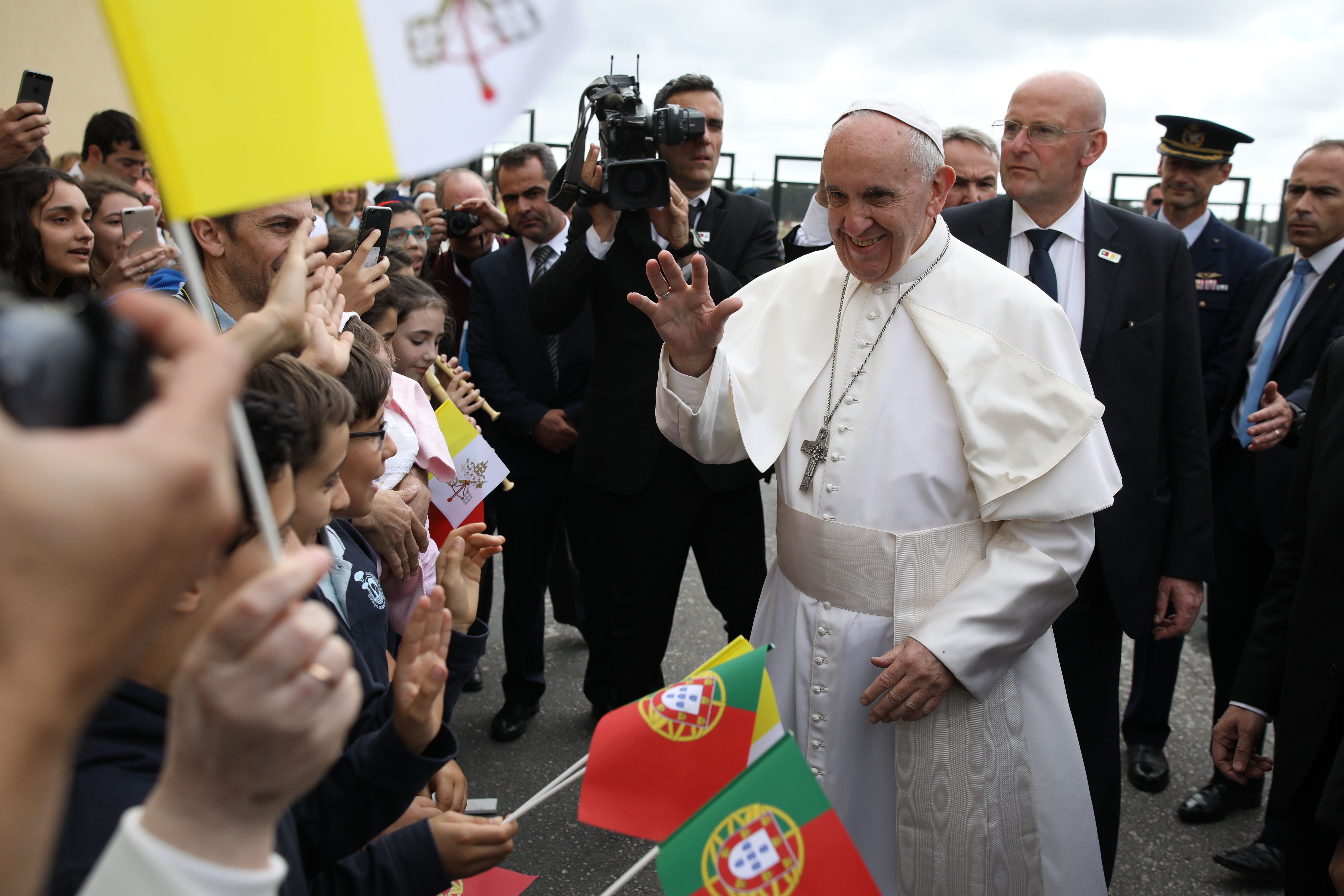 pope visit lisbon 2023