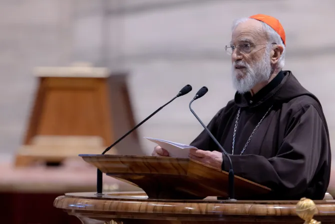 Cardinal Raniero Cantalamessa preached at the Liturgy of the Lord’s Passion on April 7 in St. Peter’s Basilica in the presence of Pope Francis.