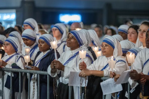 Sisters of the Order of the Missionaries of Charity participate in the candlelight prayer vigil on Sunday, Oct. 15, 2023. Credit: Daniel Ibáñez