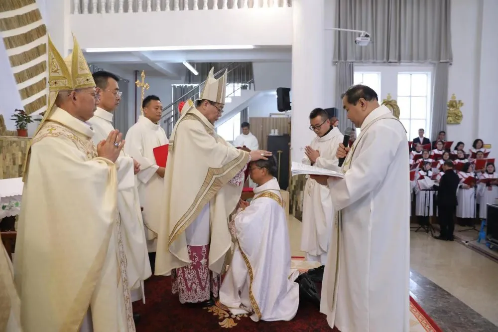 The Mass of episcopal consecration for Bishop Peter Wu Yishun was celebrated in the Church of Chengguan in the district of Jianyang in the city of Nanping and celebrated by Joseph Li Shan, the archbishop of Beijing, president of the Chinese Catholic Patriotic Association (CCPA), and vice chairman of the Chinese Catholic Bishops’ Conference.?w=200&h=150
