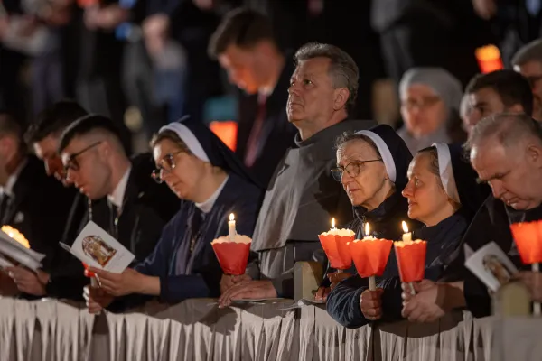 There were an estimated 25,000 people in attendance at the Via Crucis in Rome held at the Colosseum on March 29, 2024. This year’s meditations were written by Pope Francis, a first in his pontificate. Credit: Daniel Ibañez/CNA