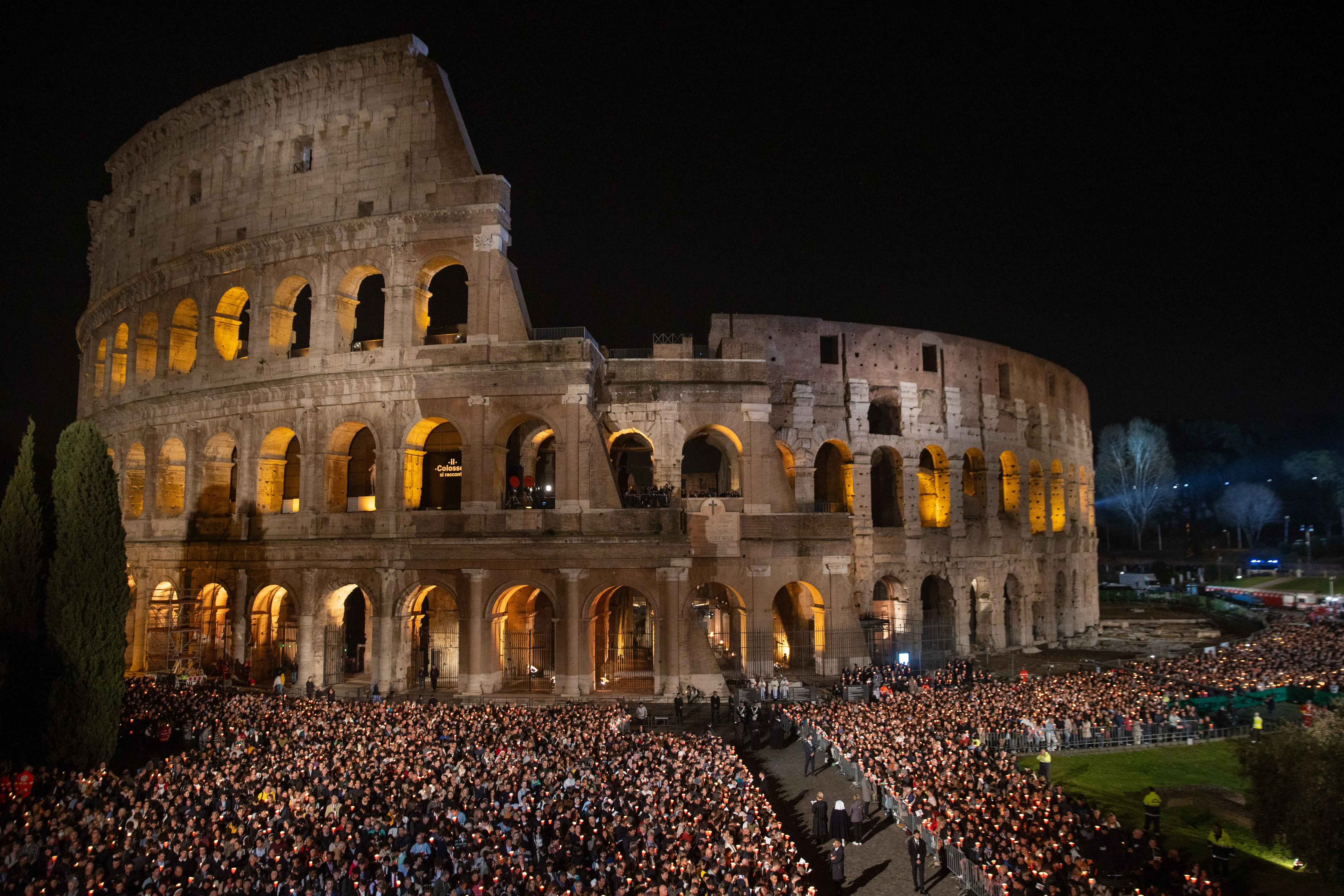 Tens of thousands gather outside of the Colosseum in Rome for the Via Crucis, the Way of the Cross, on Good Friday, March 29, 2024.?w=200&h=150