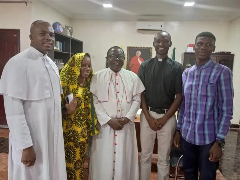 Formerly detained Father Oliver Opara (left) with Ummi Hassan; Bishop Matthew Kukah of the Diocese of Sokoto (not an abductee); Father Stephen Ojapah; and Hassan Fareed Hassan after the four were released from being held captive by terrorists.?w=200&h=150